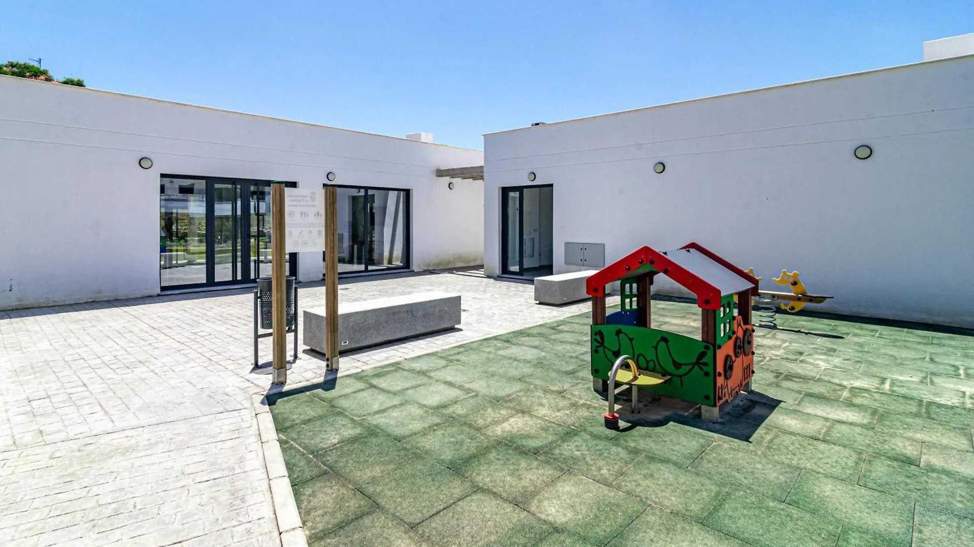 Ae2.2B - Newly Built With Big And Sunny Balcony Apartment Estepona Spain