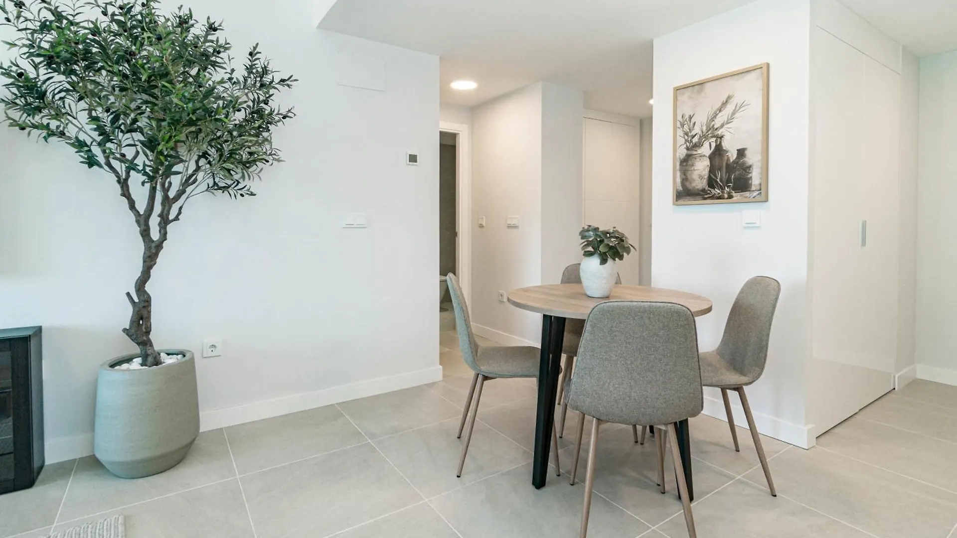 Ae2.2B - Newly Built With Big And Sunny Balcony Apartment Estepona 0*,  Spain
