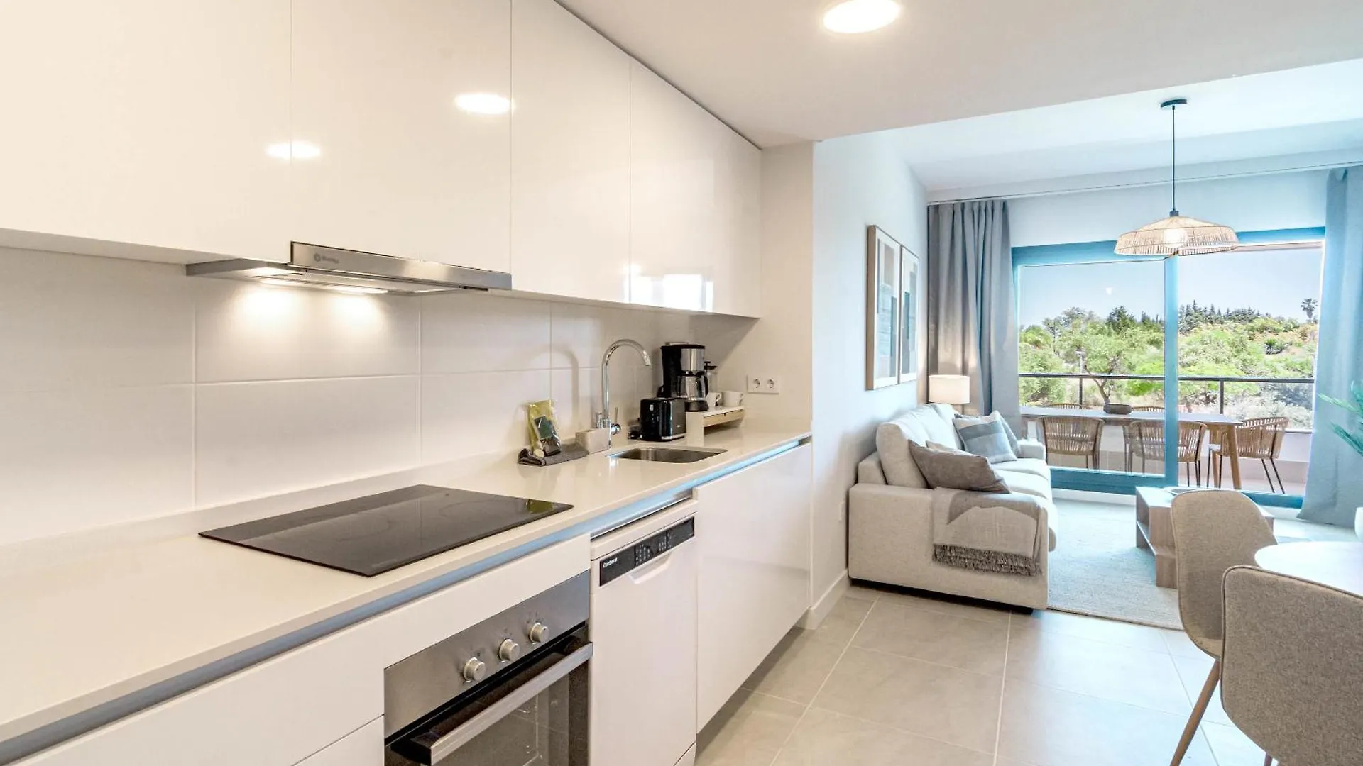 Ae2.2B - Newly Built With Big And Sunny Balcony Apartment Estepona 0*,  Spain